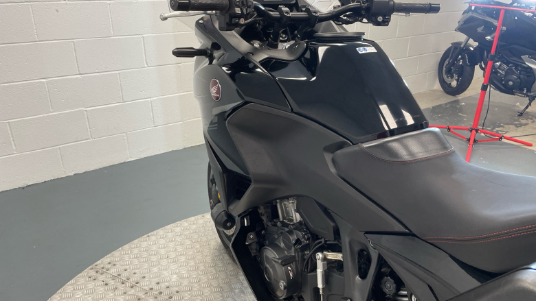 Honda NT1100 Manual (22 Model Year)